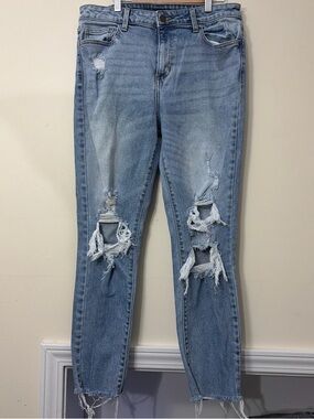 Windsor Light Blue Distressed Cropped Jeans